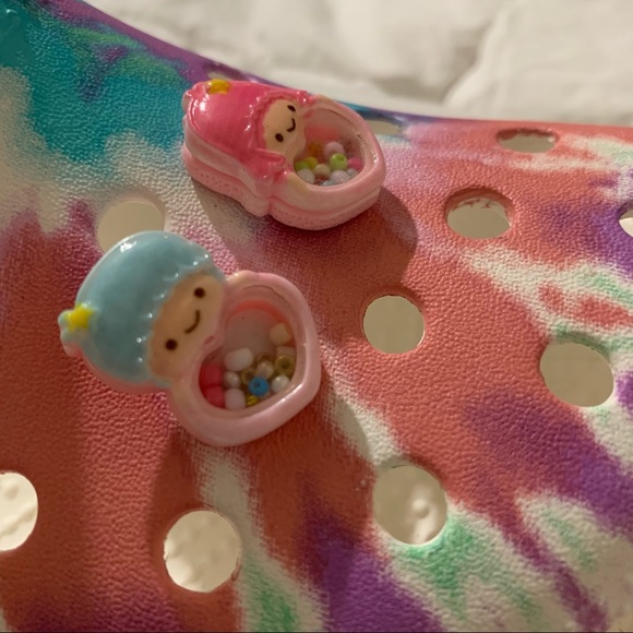 Little Twin Stars Kiki & Lala Set of 2 Shaker Croc Charms - Picture 4 of 5